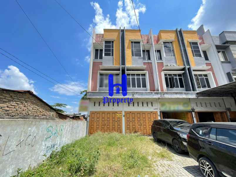 dijual ruko kondisi kosong di jalan menteng raya medan