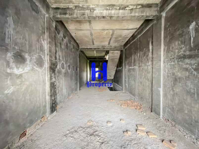 dijual ruko kondisi kosong di jalan menteng raya medan