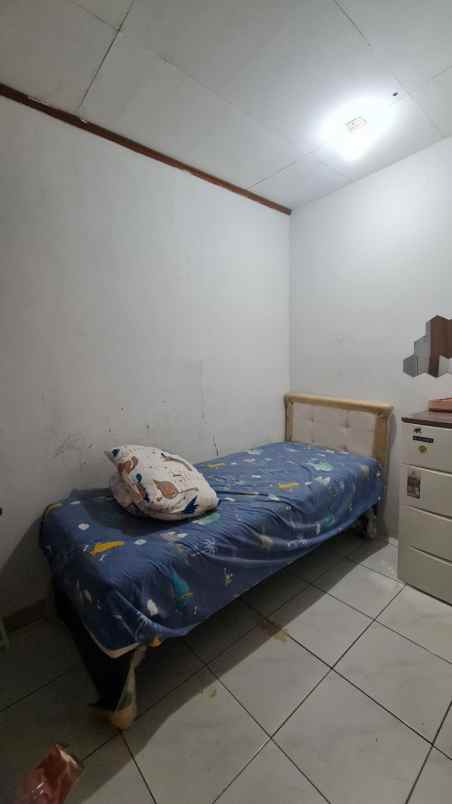 dijual rumah 2 lantai kayuringin