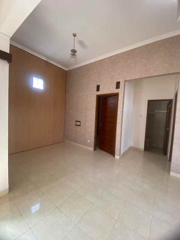 dijual rumah 900 meter ringroad