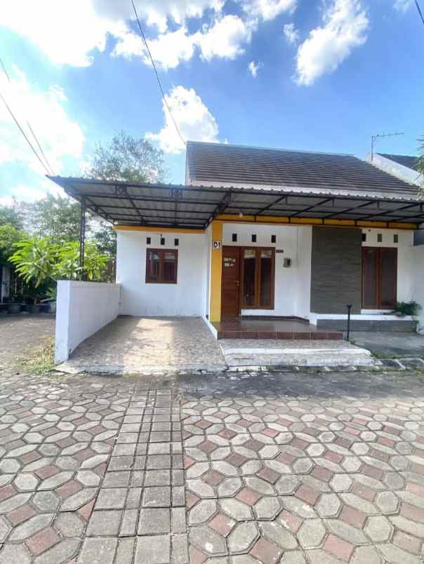 dijual rumah 900 meter ringroad