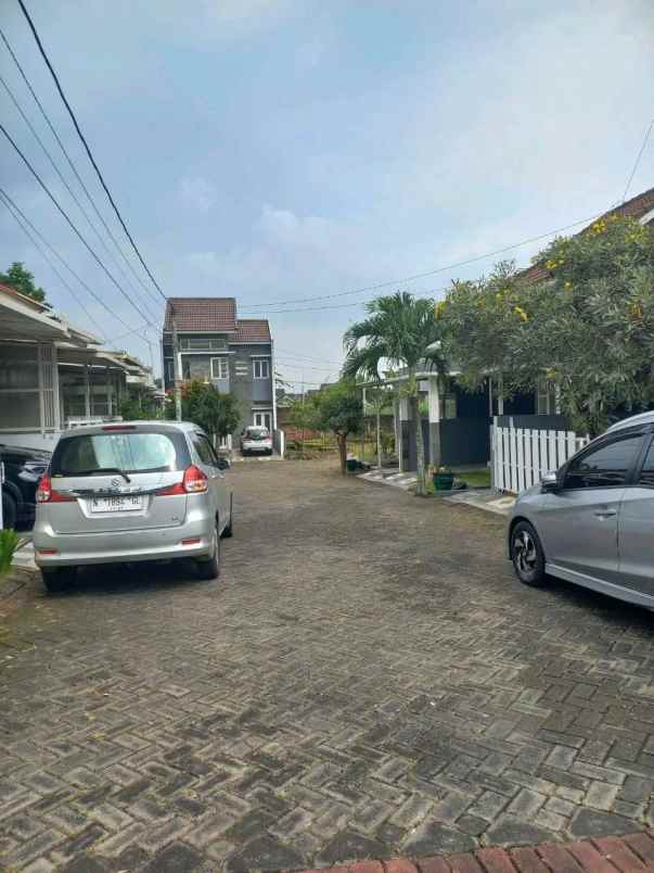 dijual rumah alam nirwana residence