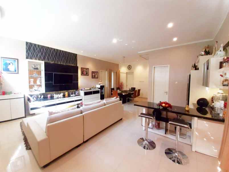 dijual rumah araya 2