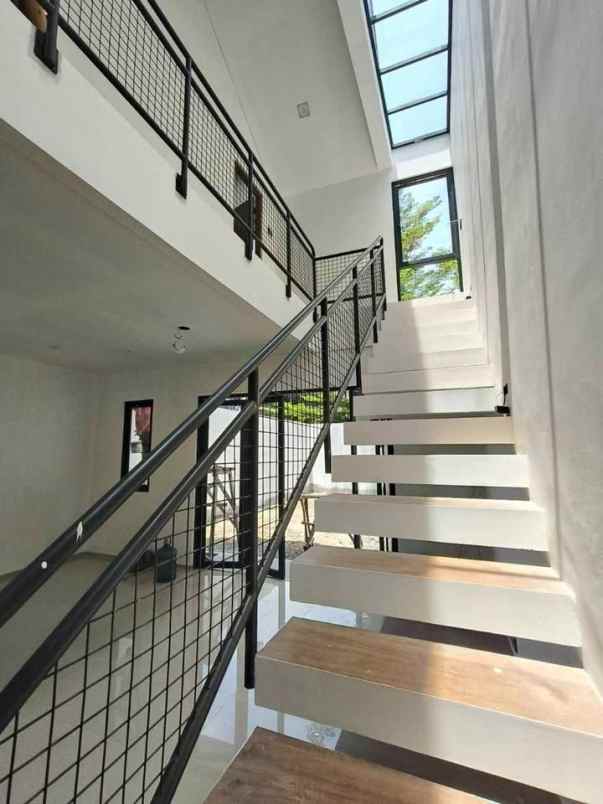 dijual rumah arcamanik endah selangkah