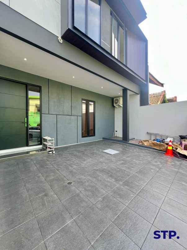 dijual rumah babatan pantai