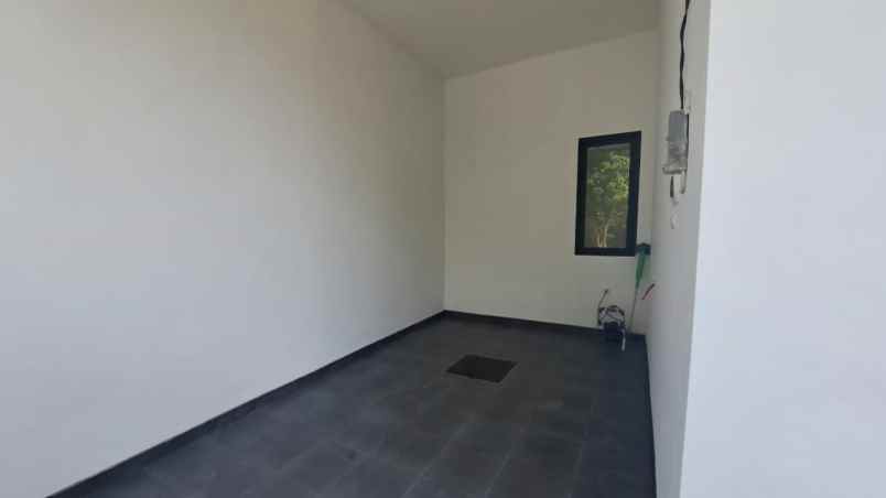 dijual rumah babatan pantai