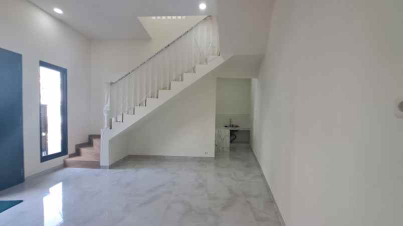 dijual rumah babatan pantai