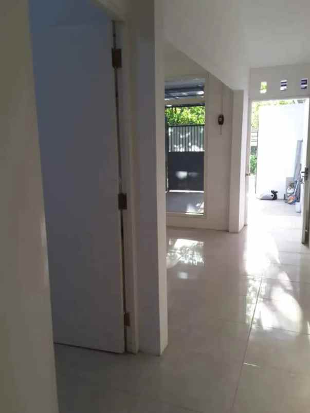 dijual rumah barata jaya