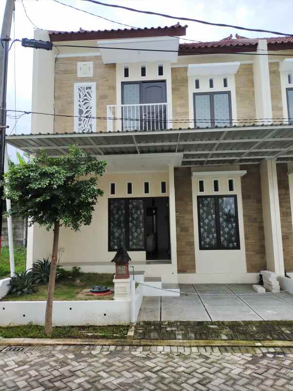 dijual rumah baru