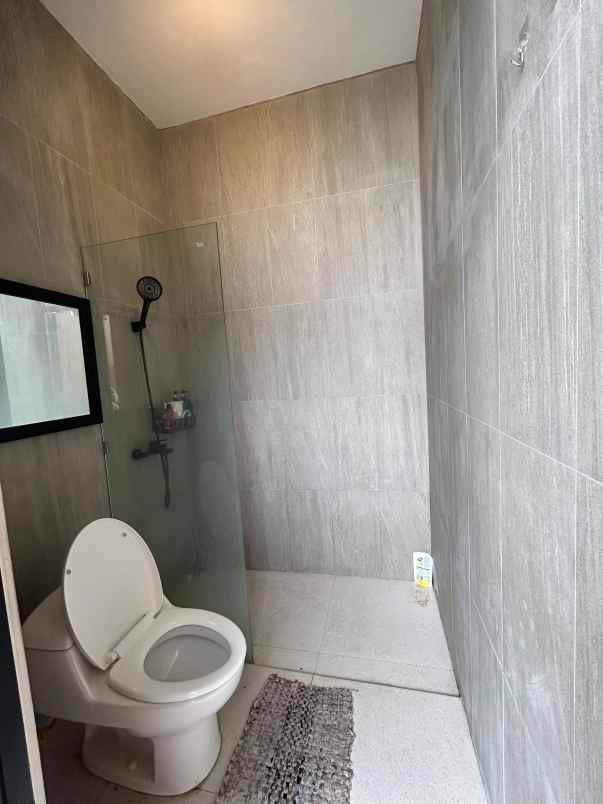 dijual rumah baru araya malang