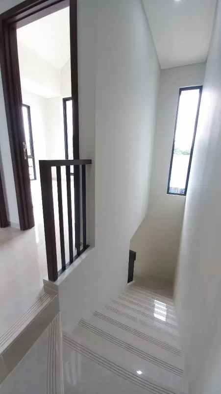 dijual rumah baru hook lokasi di kebayoran bintaro