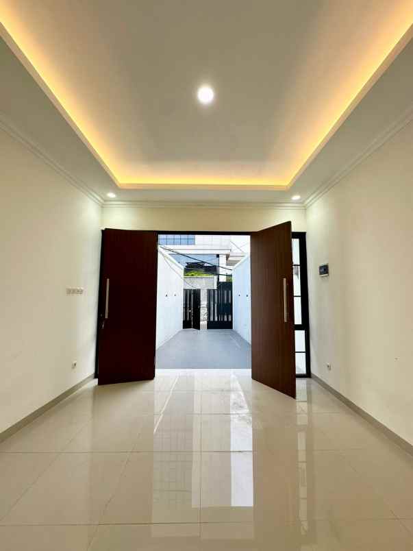 dijual rumah baru kelapa dua