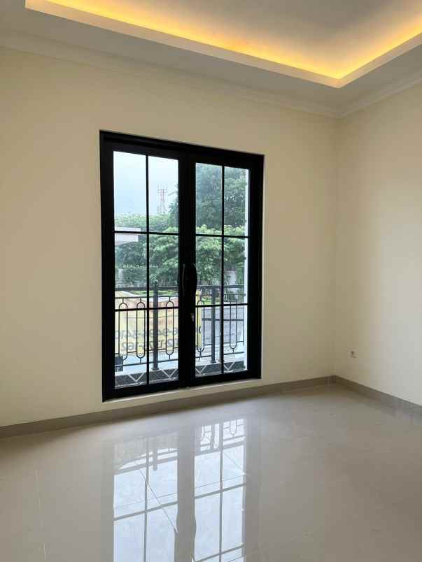 dijual rumah baru kelapa dua