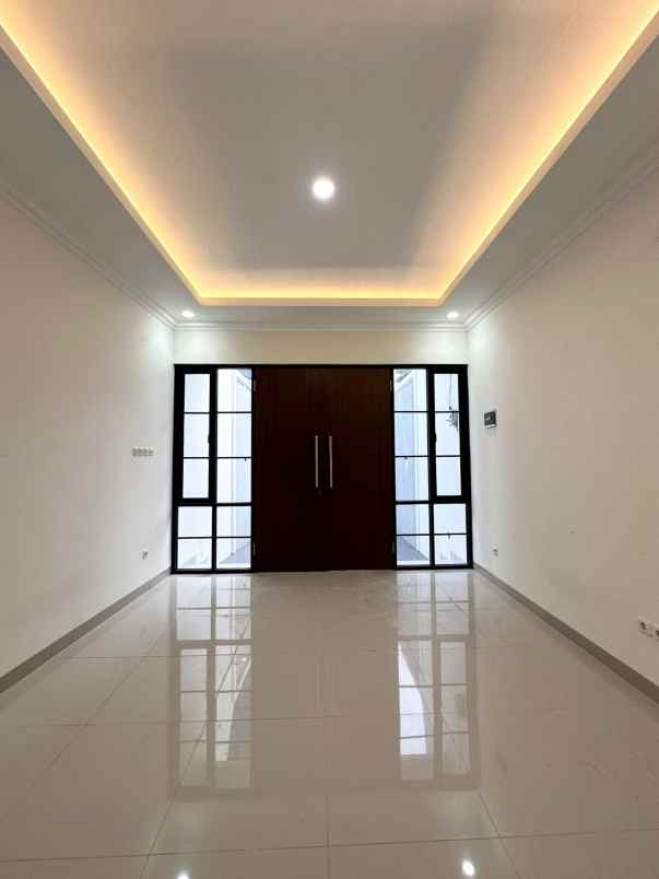 dijual rumah baru kelapa dua