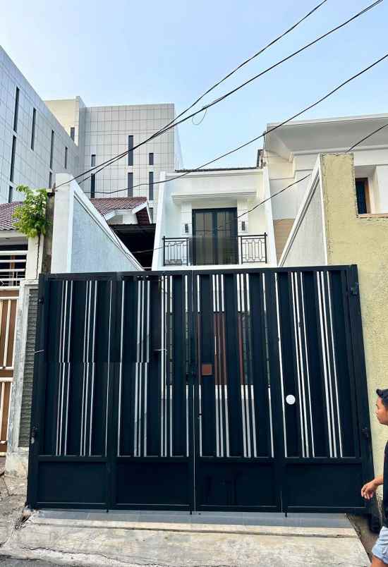 dijual rumah baru kelapa dua