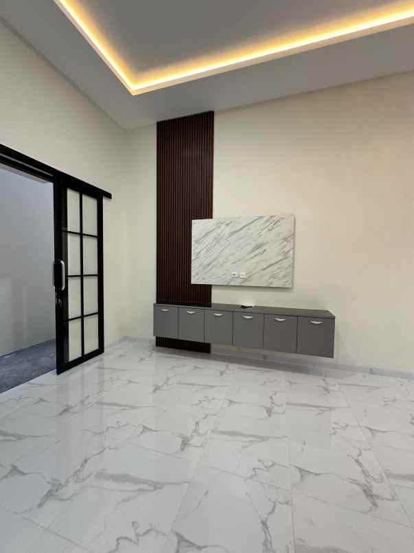 dijual rumah baru modern minimalis lokasi sawojajar 1