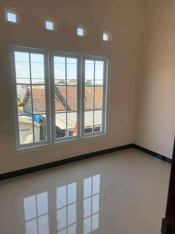 dijual rumah baturetno