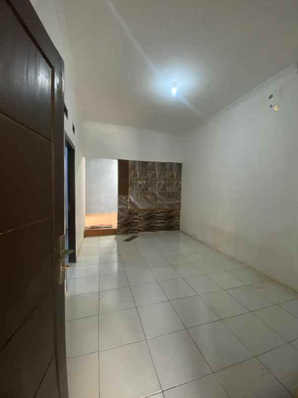 dijual rumah bedahan sawangan depok