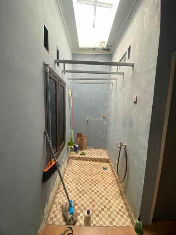dijual rumah bedahan sawangan depok