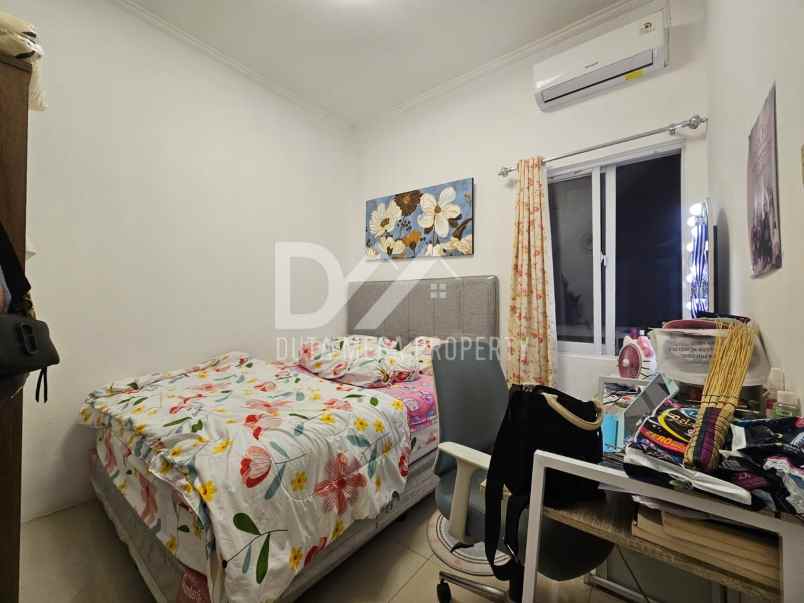 dijual rumah boulevard graha raya