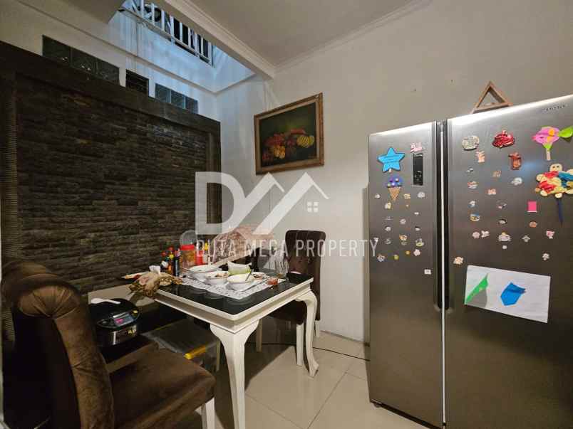 dijual rumah boulevard graha raya