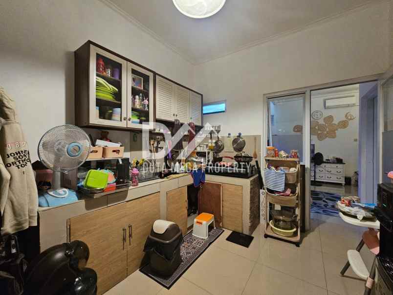 dijual rumah boulevard graha raya