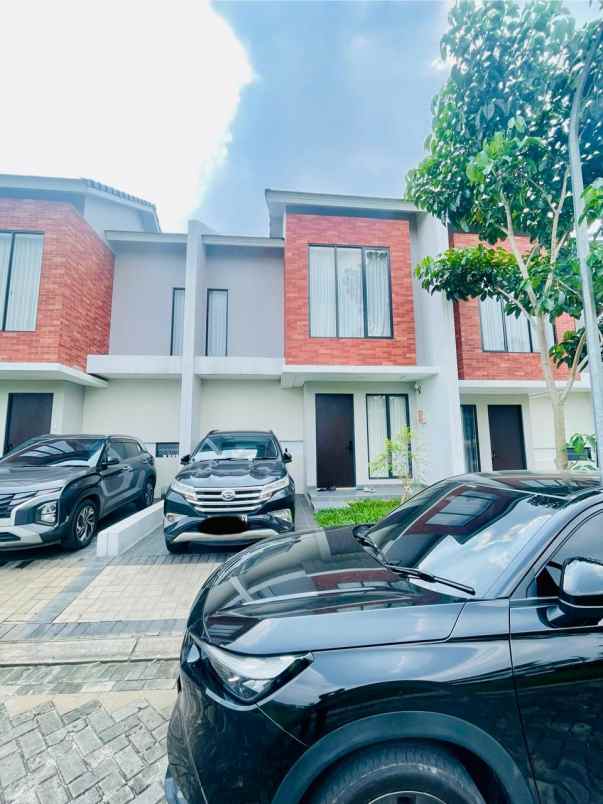 dijual rumah buaran kec serpong kota