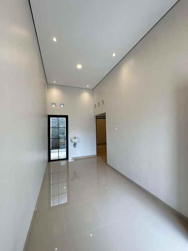 dijual rumah bukit kencana