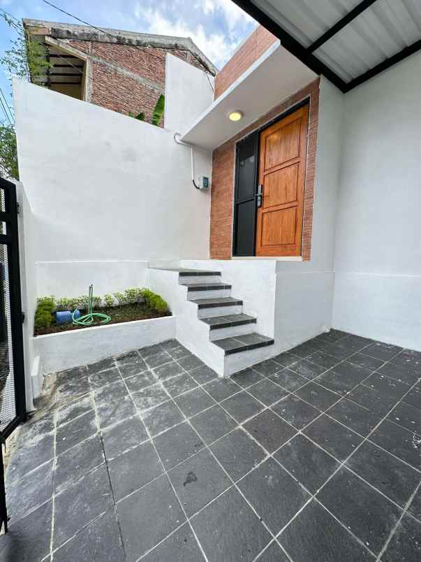 dijual rumah bukit kencana