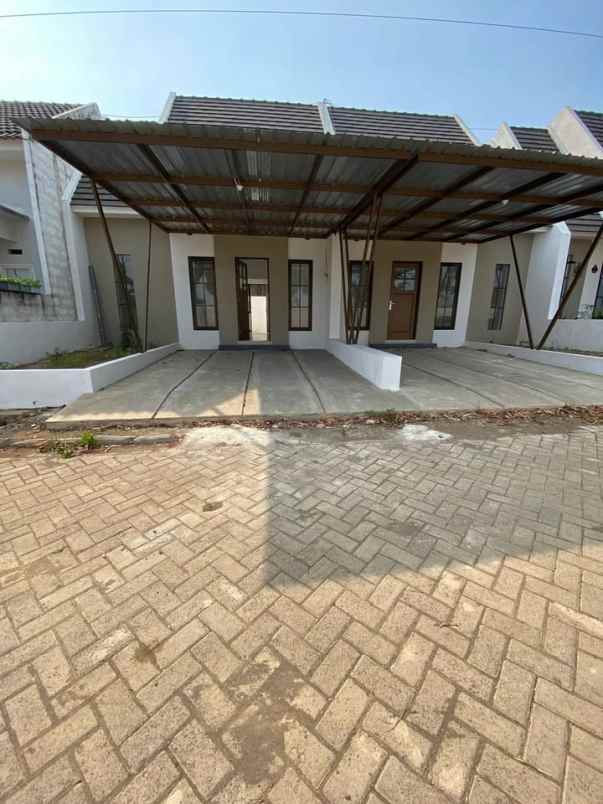 dijual rumah candirenggo singosari malang