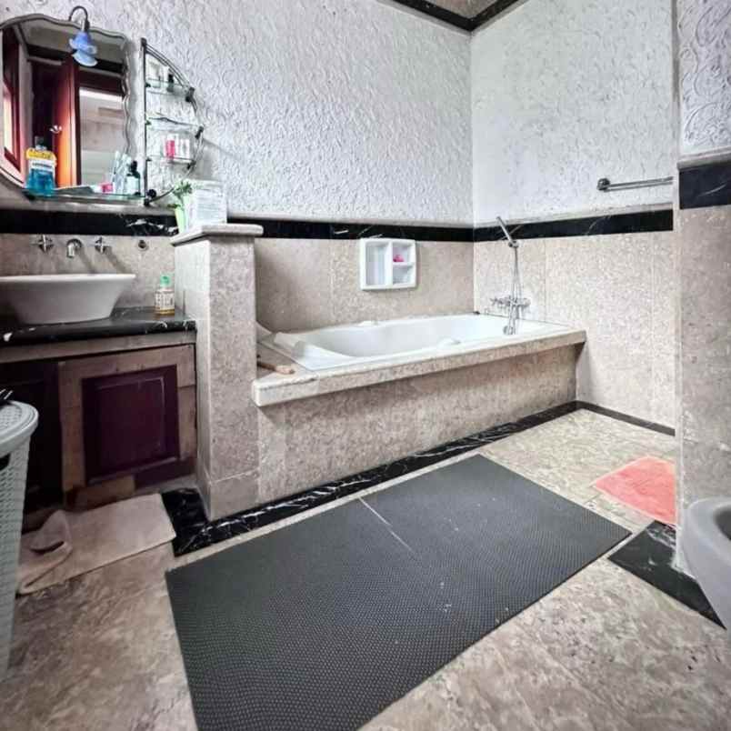 dijual rumah cempaka putih