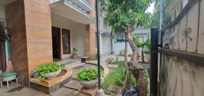dijual rumah cempaka putih
