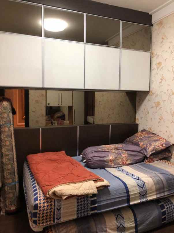 dijual rumah central park a yani