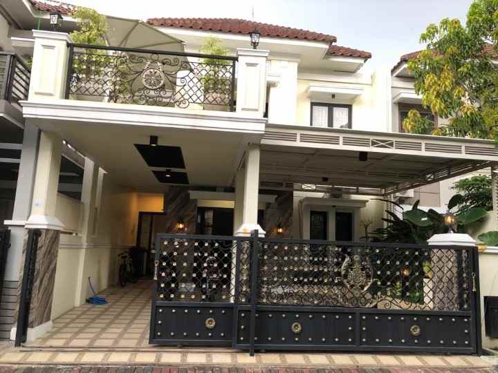 dijual rumah central park a yani