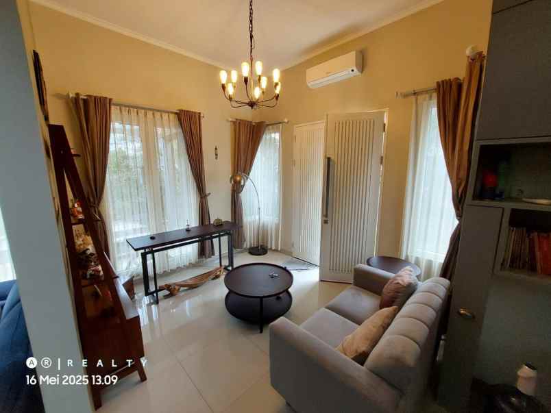 dijual rumah cigadung dago bandung