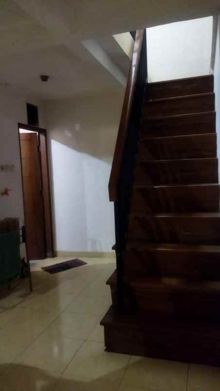dijual rumah cikoko