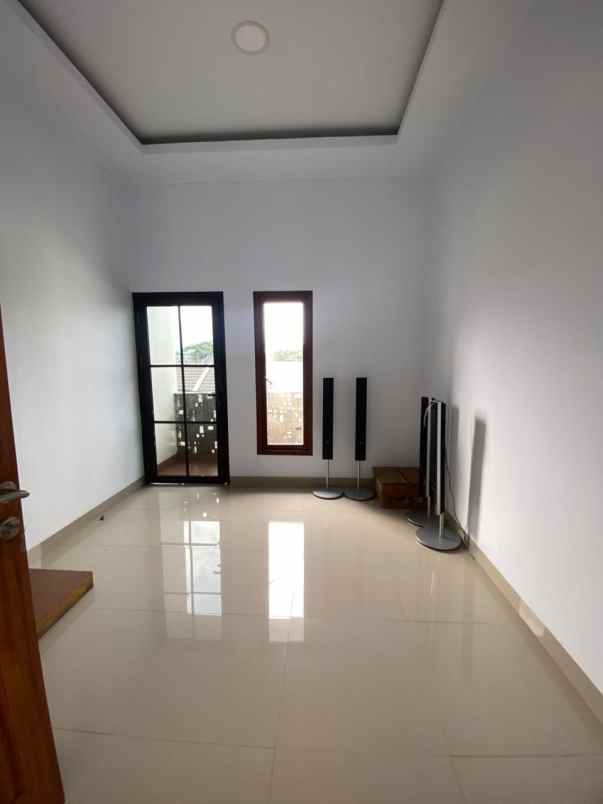 dijual rumah cimpaeun tapos depok