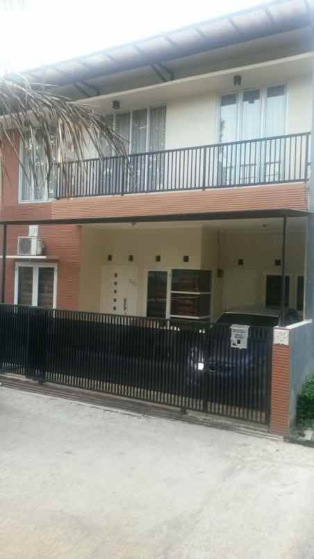 dijual rumah cinere