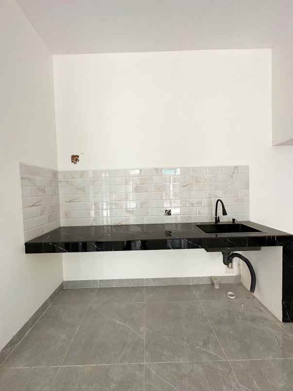 dijual rumah cipayung