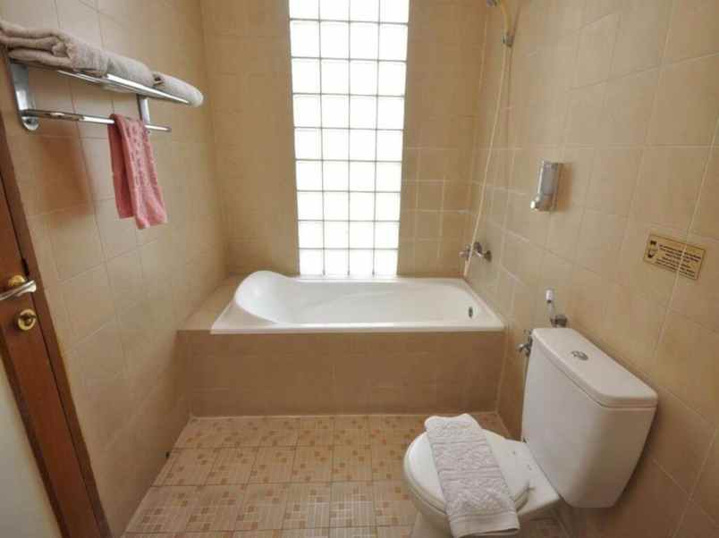 dijual rumah cipedes kec sukajadi kota