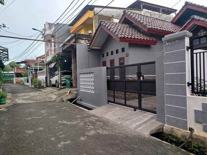 dijual rumah ciracas