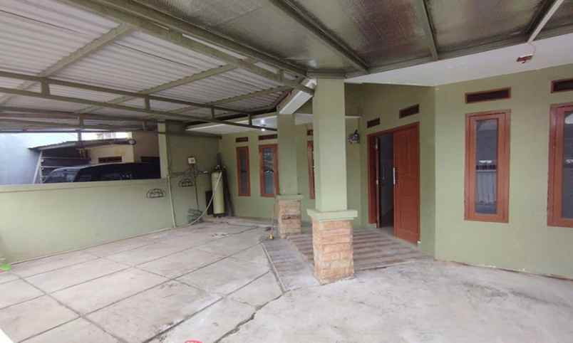 dijual rumah cisaranten kulon