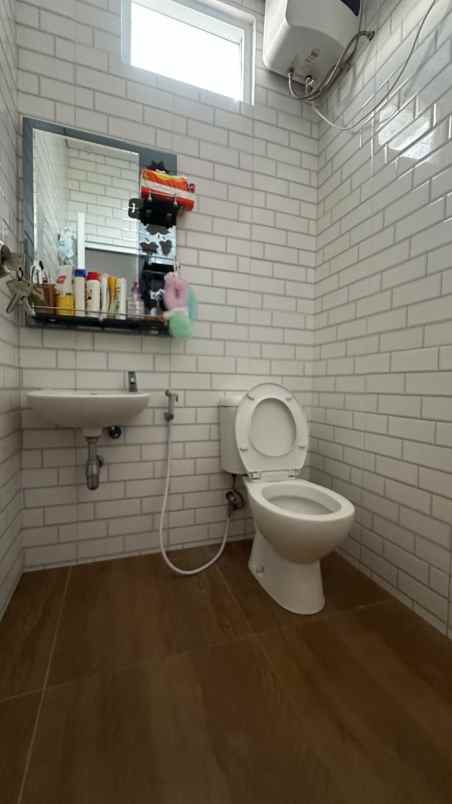 dijual rumah cisaranten kulon