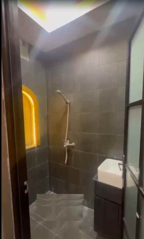 dijual rumah citraland utama