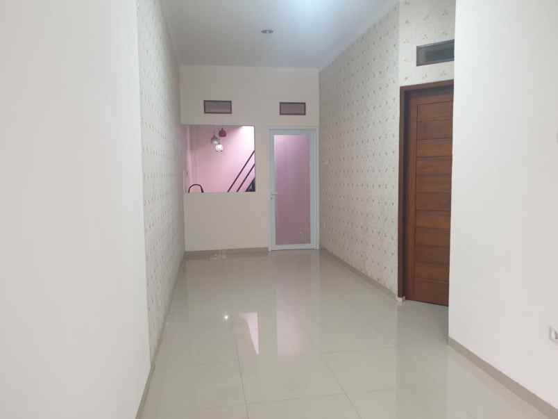 dijual rumah cluster berlian jamrud