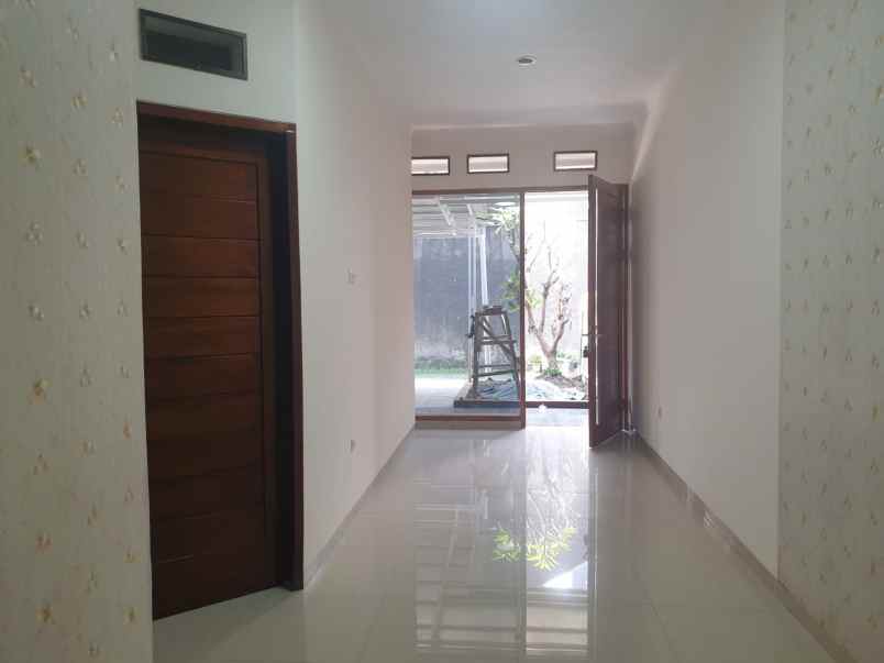 dijual rumah cluster berlian jamrud