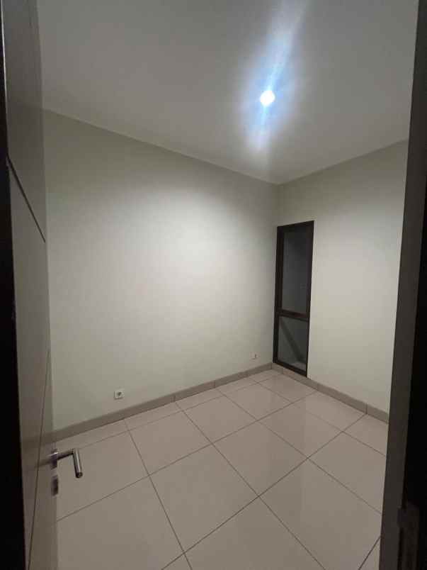 dijual rumah cluster burgundy