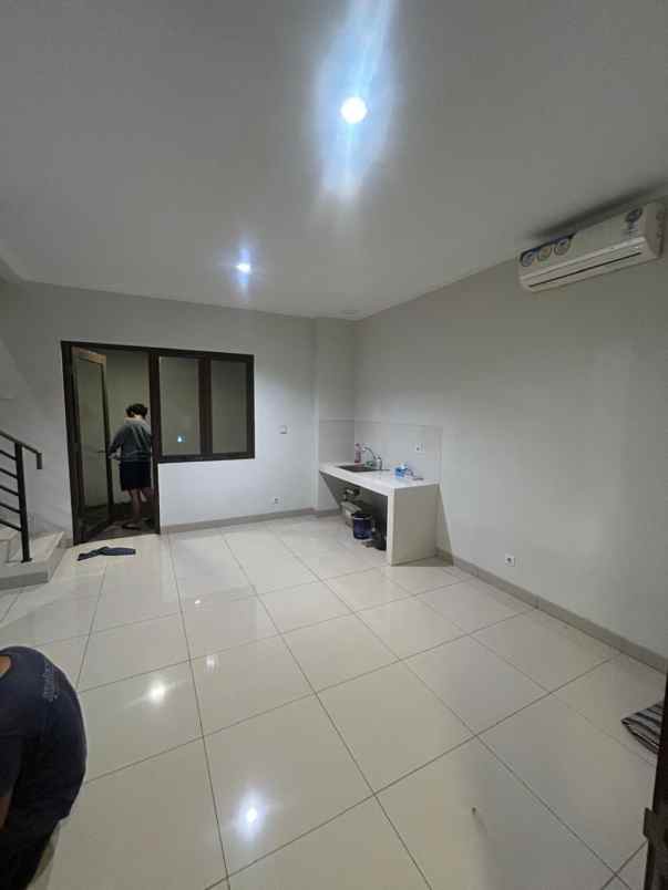 dijual rumah cluster burgundy