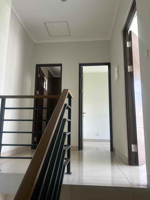 dijual rumah cluster burgundy