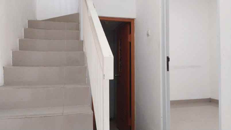 dijual rumah cluster de khirani tapos depok
